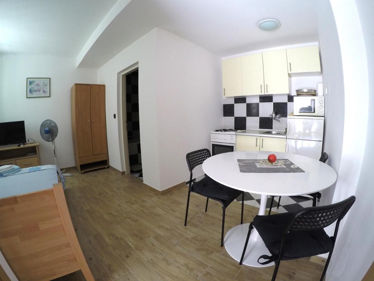 Peach Apartment'S Repic Bibinje Zewnętrze zdjęcie