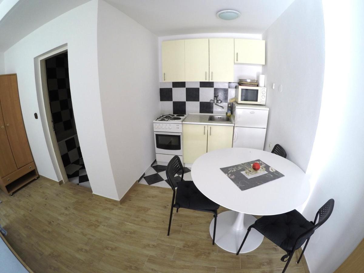 Peach Apartment'S Repic Bibinje Zewnętrze zdjęcie